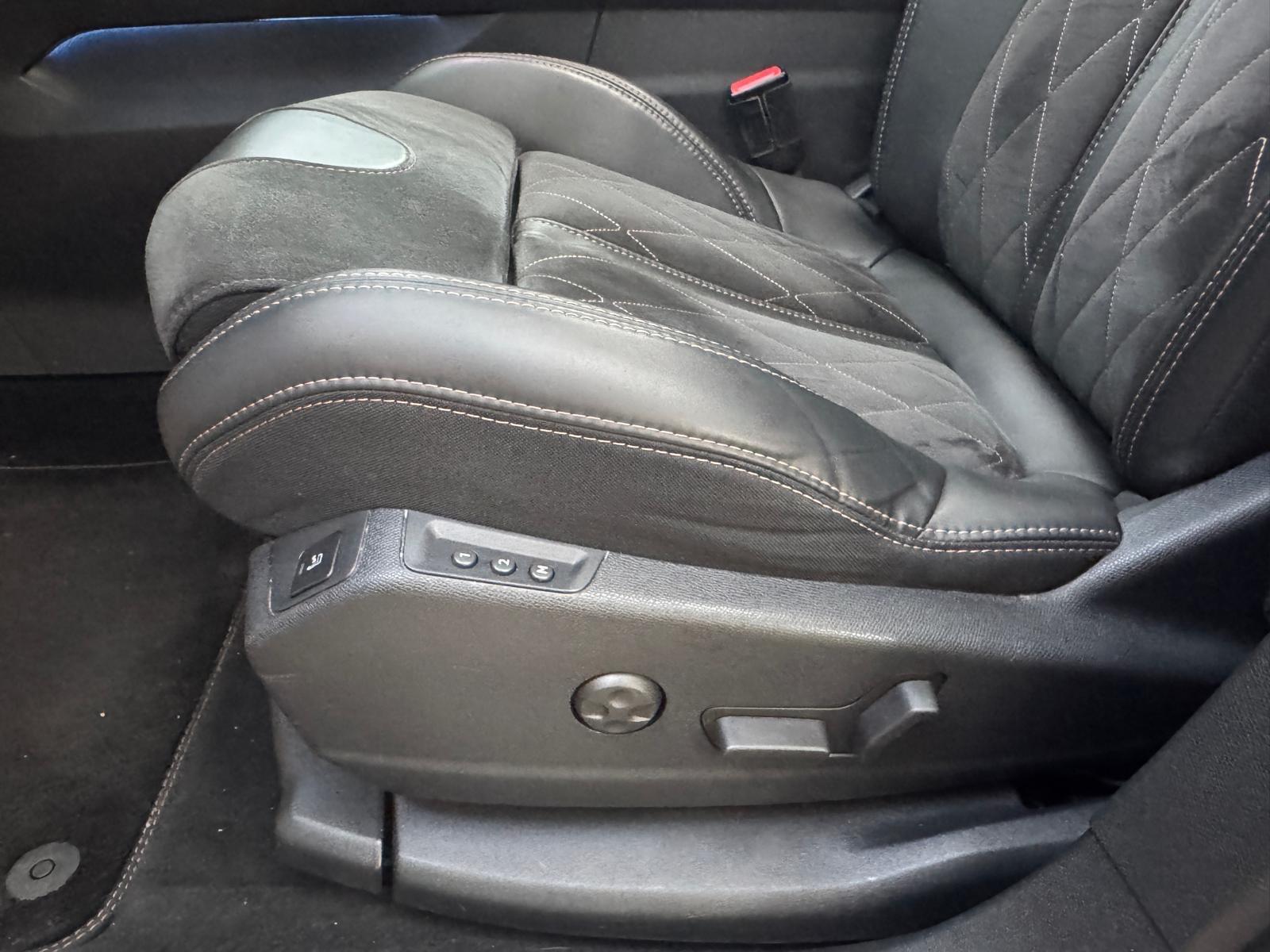 Peugeot 3008 GT*360°*SHZ*Navi*Automatik*Schiebedach
