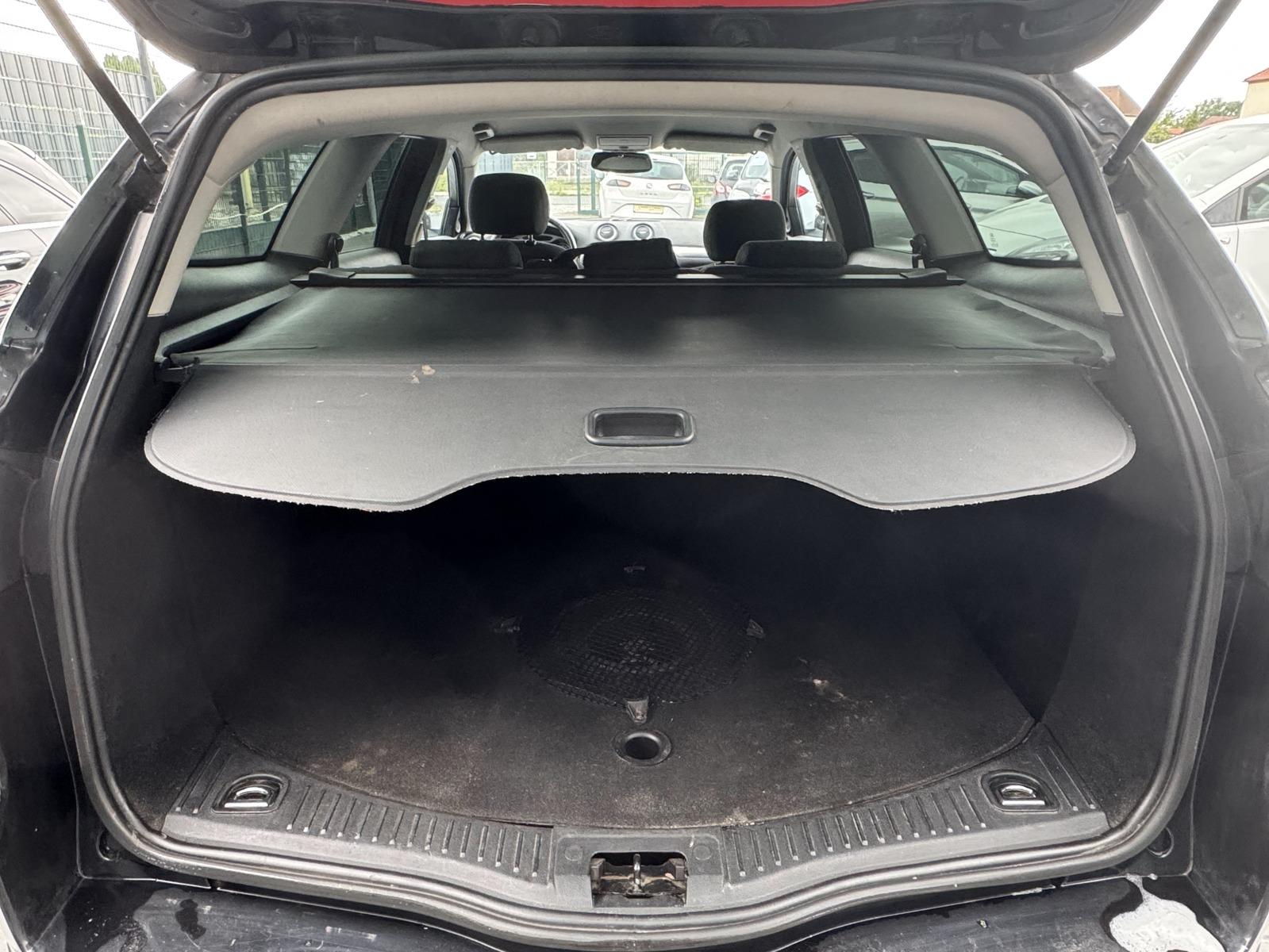Ford Mondeo 2010 — photo 18