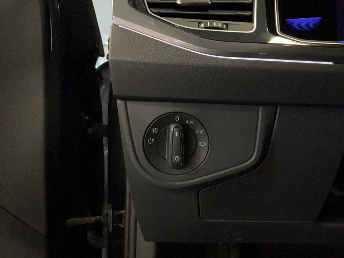 Fahrzeugabbildung Volkswagen Polo Style 1.0 TSI DSG SHZ Klima App