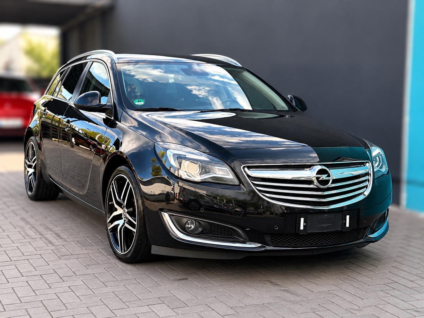 Opel Insignia ST 140*BiXenon*Sitzhz*AHK*ZR Neu*PDC*1A