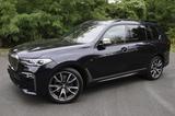 BMW X7 Baureihe X7 M50 i*2 Hand*TV*6 Sitze*St.Heiz* - mit Benzin-Antrieb: Schwarz, mit Apple Carplay