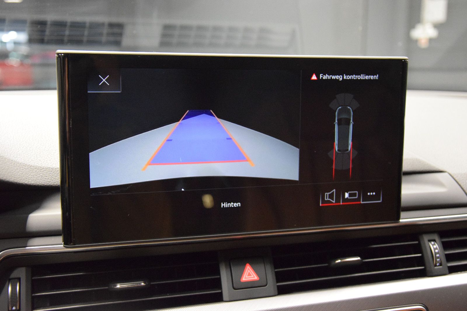 Fahrzeugabbildung Audi A4 Avant 40 TDI S line MATRIX 3-Zonen ACC