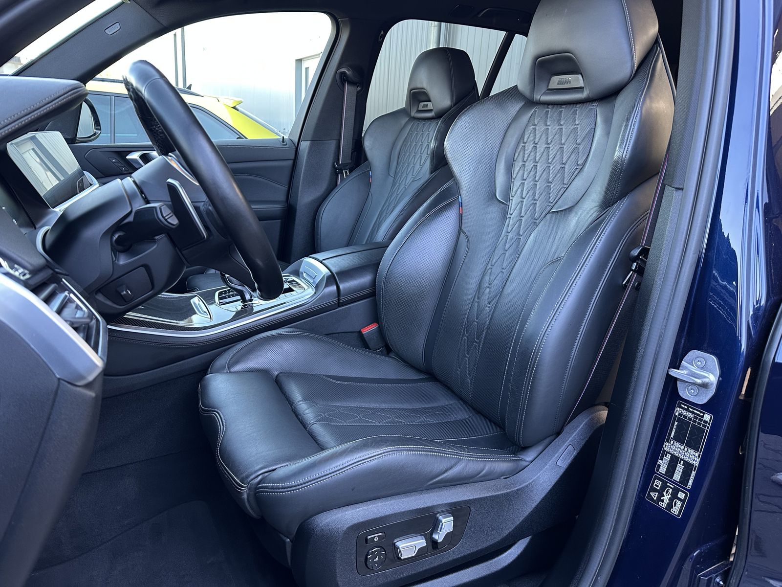 Fahrzeugabbildung BMW X5 M50i NAV+LED+ACC+HEAD-UP+360°+STANDHZG+22ZOLL