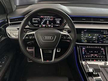 Audi S8 - 10