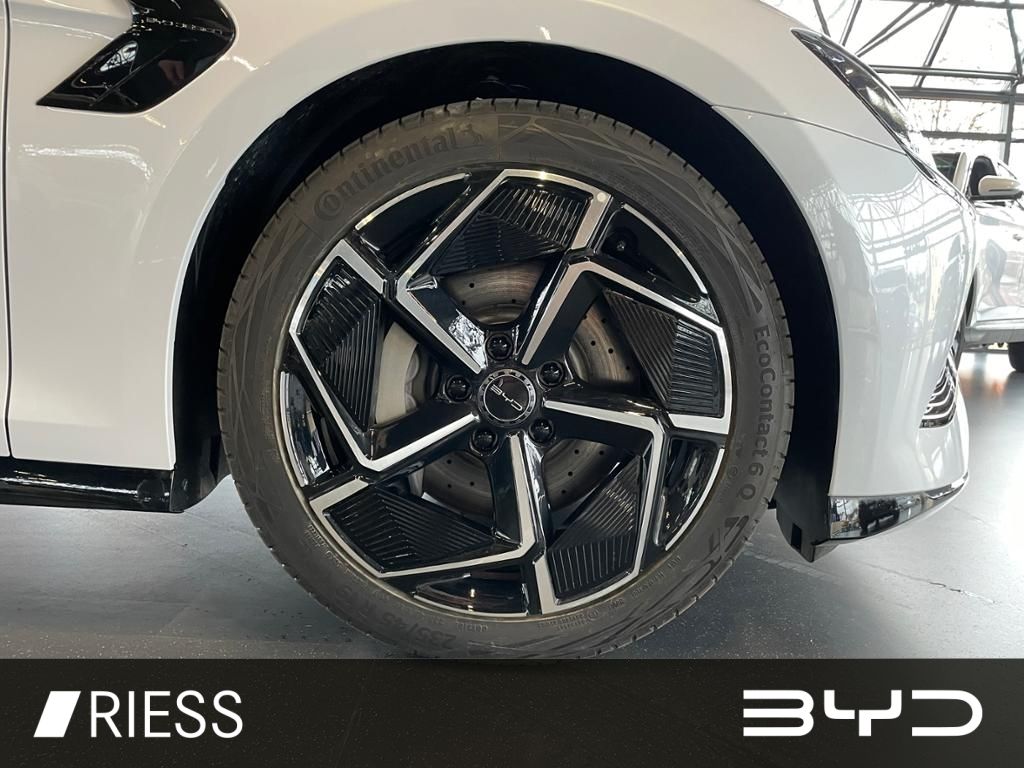 BYD SEAL