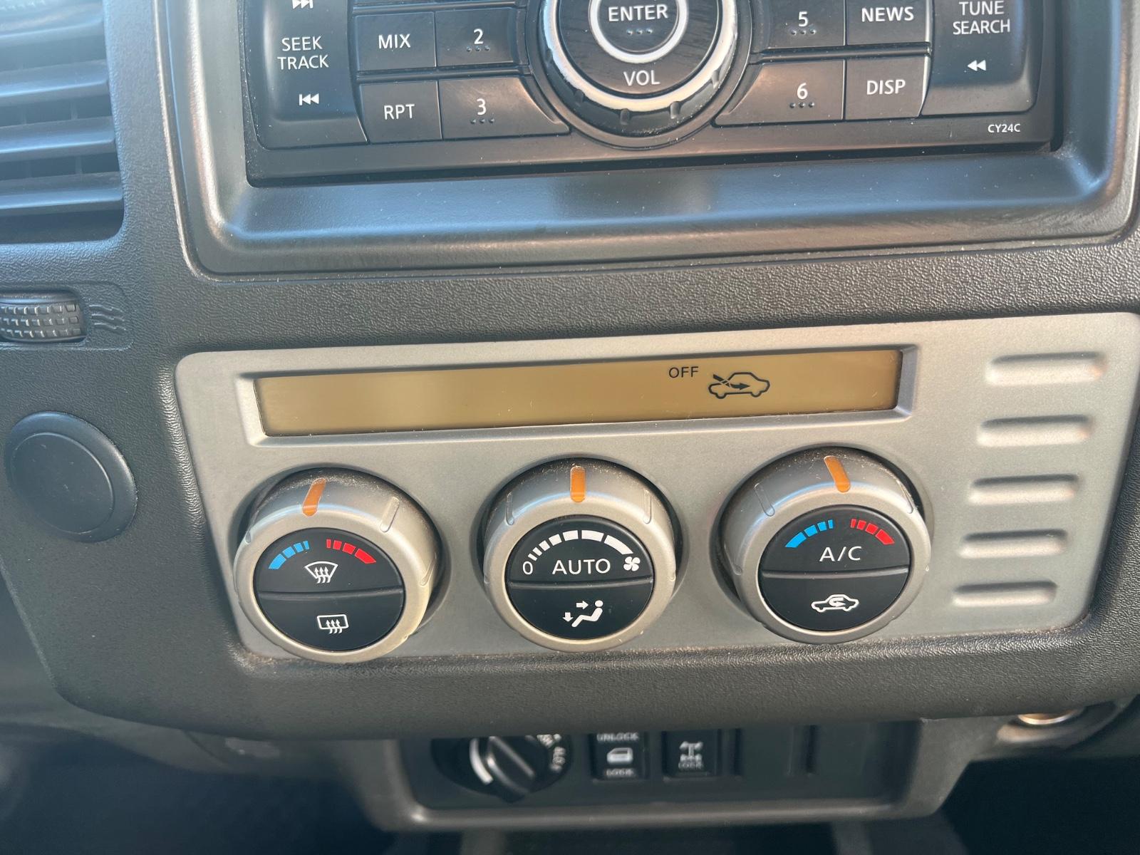 NISSAN NAVARA PICKUP KINGCAB COMFORT 4X4 KLIMA 150000KM | 174 ch | BVM | VOLANT EN CUIR