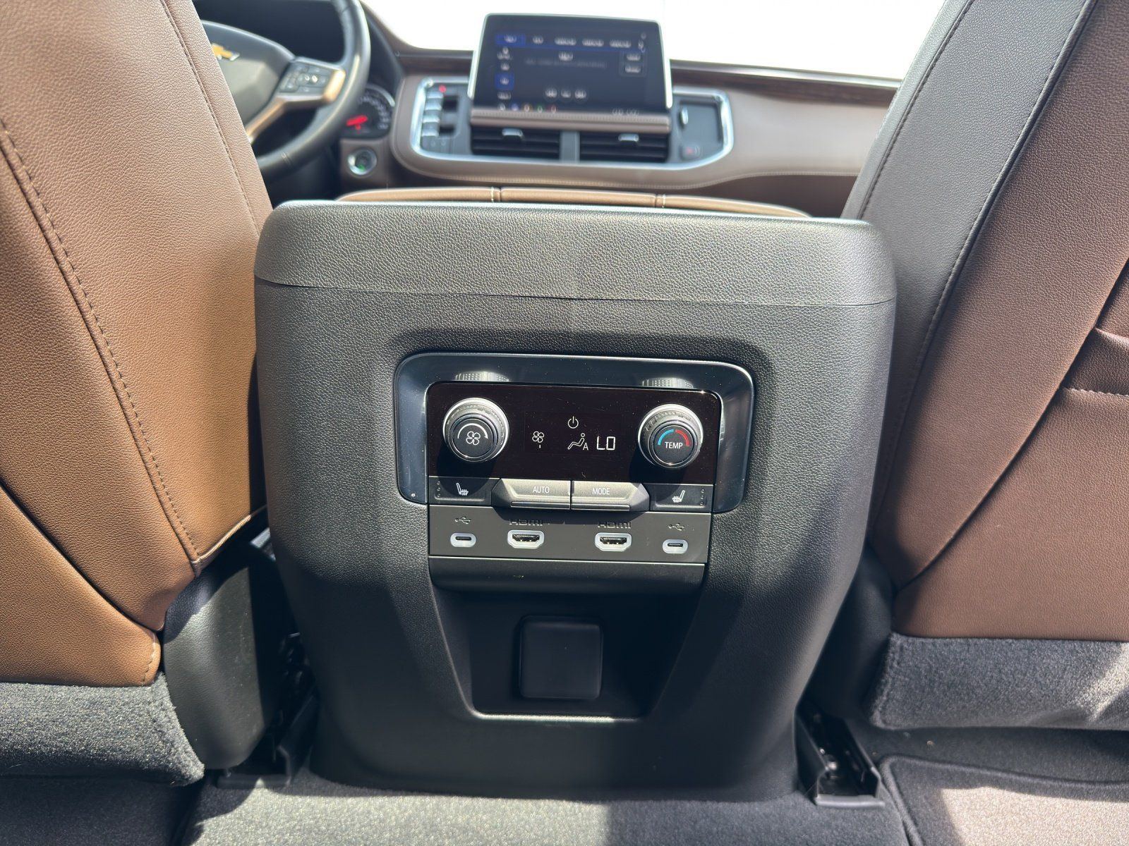 Fahrzeugabbildung Chevrolet Tahoe High Country 6,2L V8 LUFT/LED/AHK/BOSE