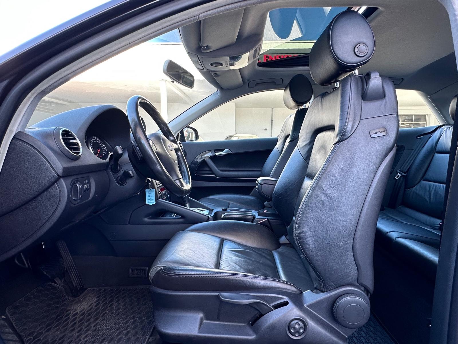 Audi A3 3.2 V6 250 ch DSG quattro / Toit ouvrant / Cuir / Chauffage auxiliaire / Caméra de recul