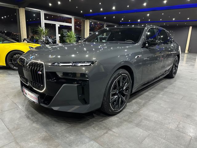 BMW M760 e xDrive /B&W /Kristall / Massage/ Cenima/