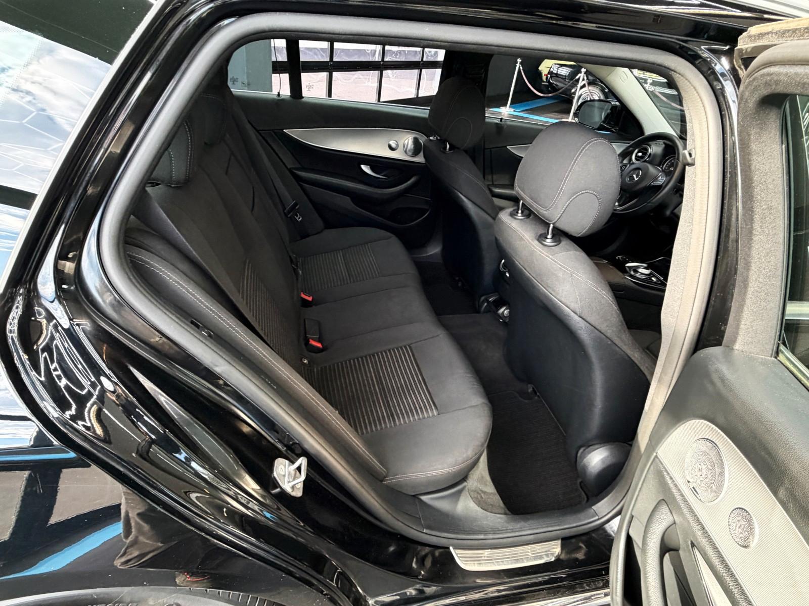 Mercedes-Benz E220d4Matic T9G-TRONIC+Burmester+ACC+LED+Rückfk.