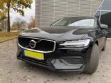Volvo V60 B3 DCT Core 8-fach bereift - Volvo V60 Core mit Benzin-Antrieb