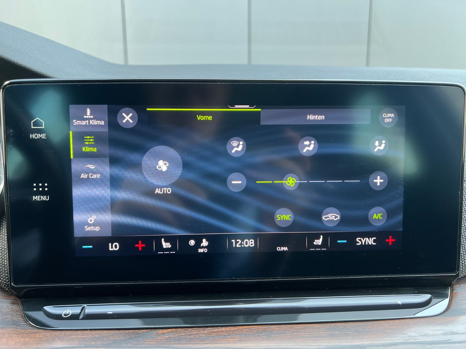 Fahrzeugabbildung SKODA Octavia Combi Scout 2.0 TDI DSG 4x4 *AHK, Navi,