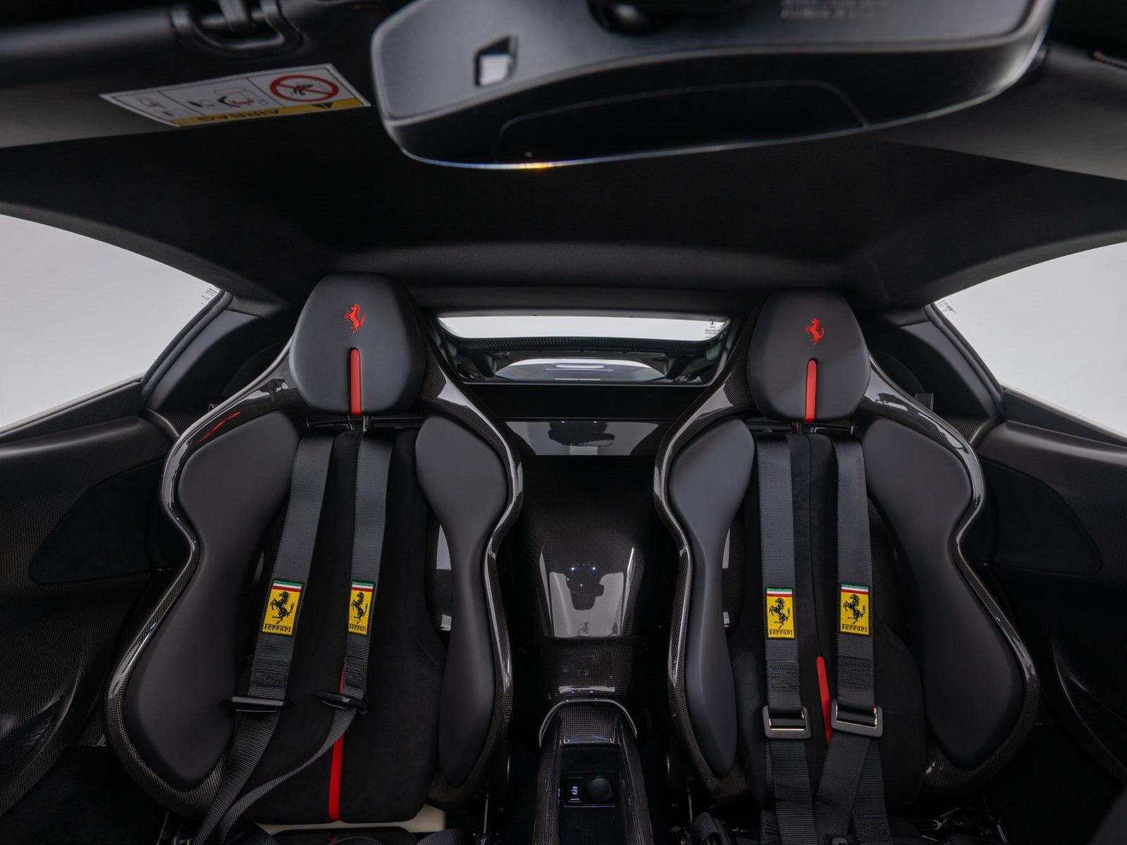Ferrari SF90 Stradale ASSETTO FIORANO