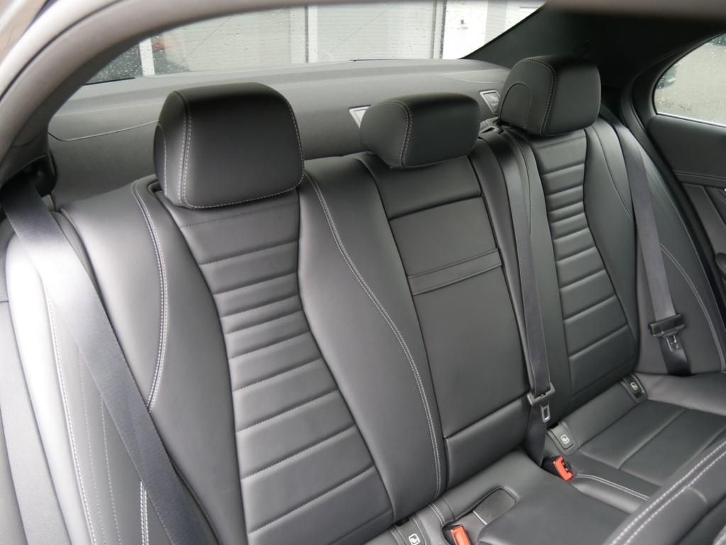 Mercedes-Benz E 300 de 4MATIC Limousine |AMG|DISTR|KEYL|NAVI