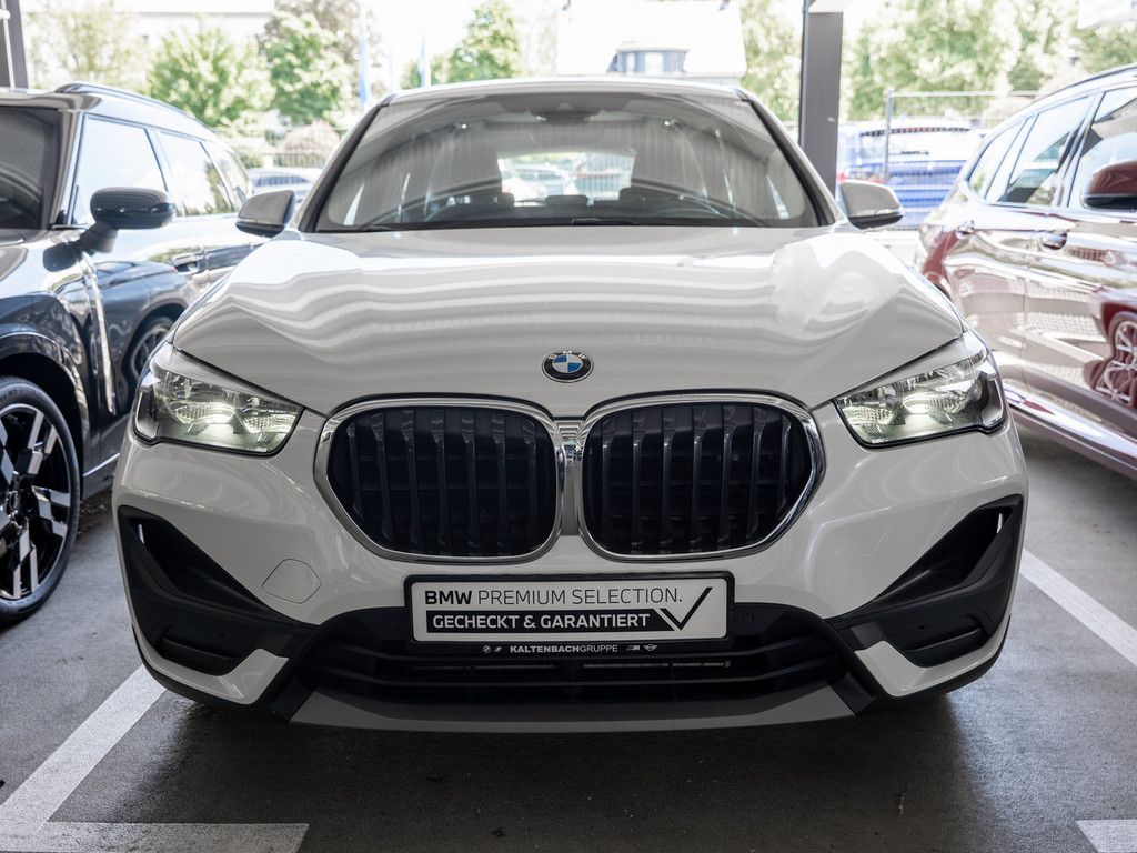 BMW X1 sDrive18d FACEL. PANO AHK NAVI SHZ PDC KLIMA foto 3