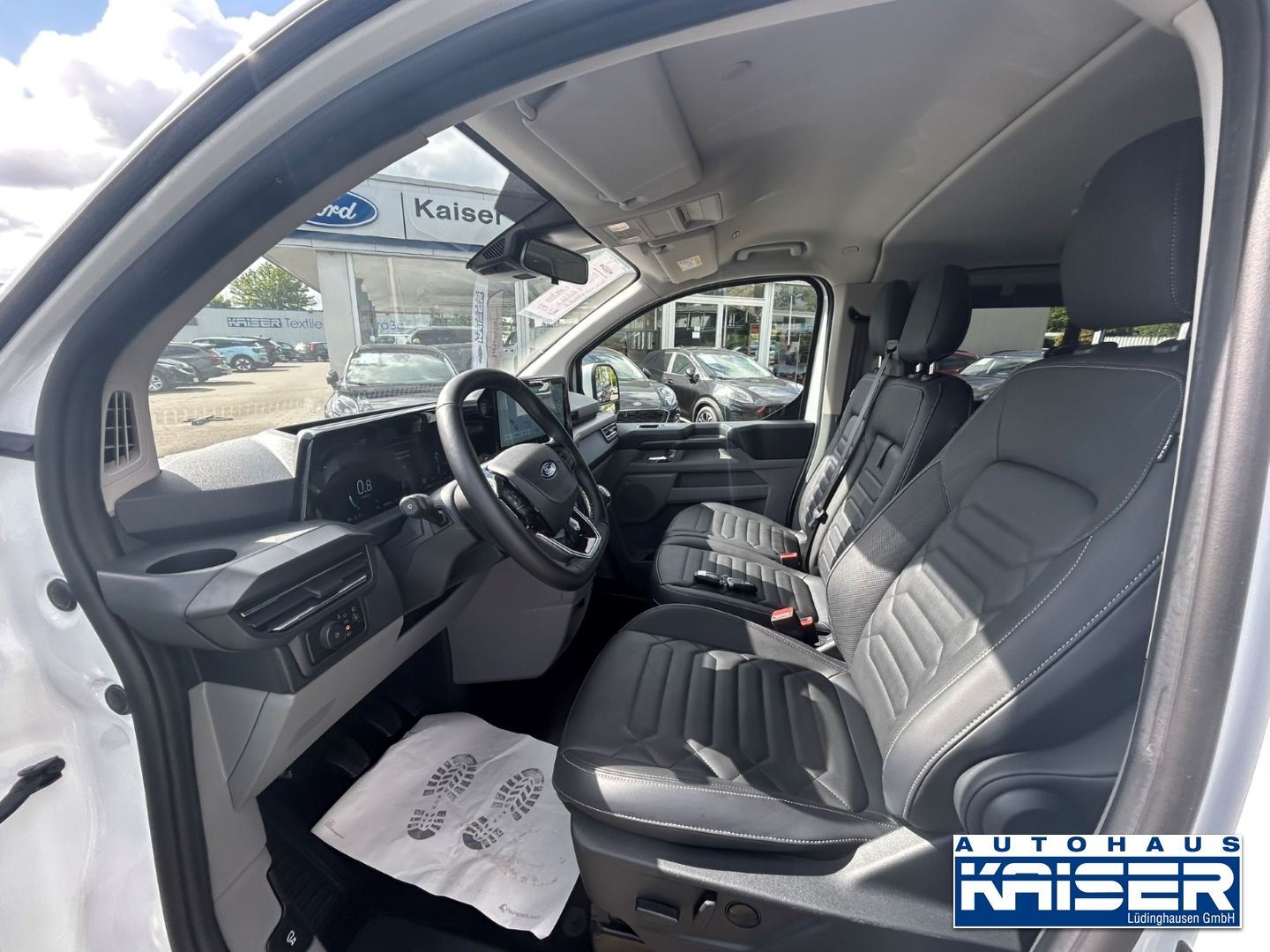 Ford Tourneo Custom L1 Titanium 9sitzer El. AHK Leder foto 9