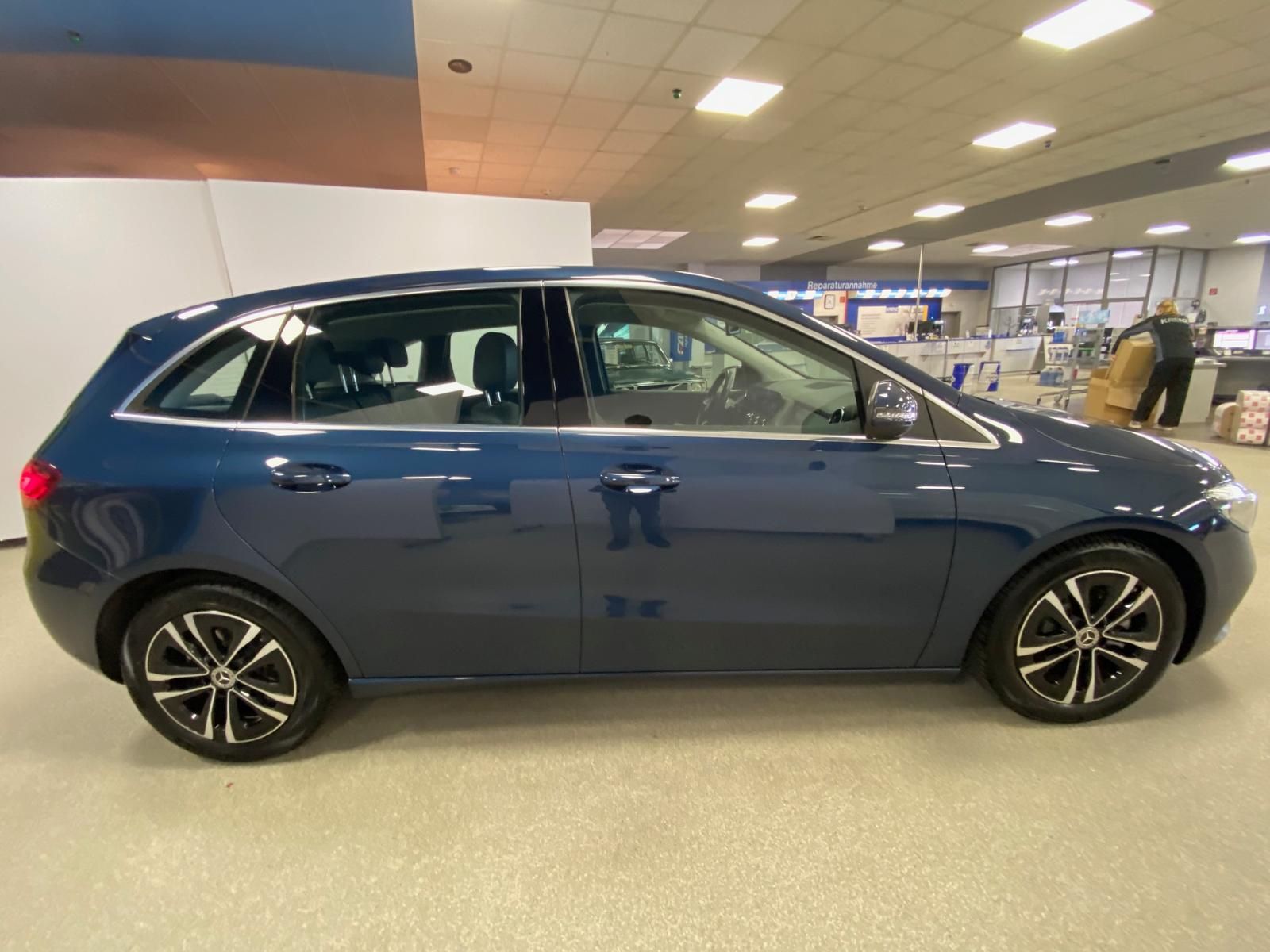 Fahrzeugabbildung Mercedes-Benz B 180 1.3 PROGRESSIVE+NAVI+ALLWETTER+KAMERA+ADVA