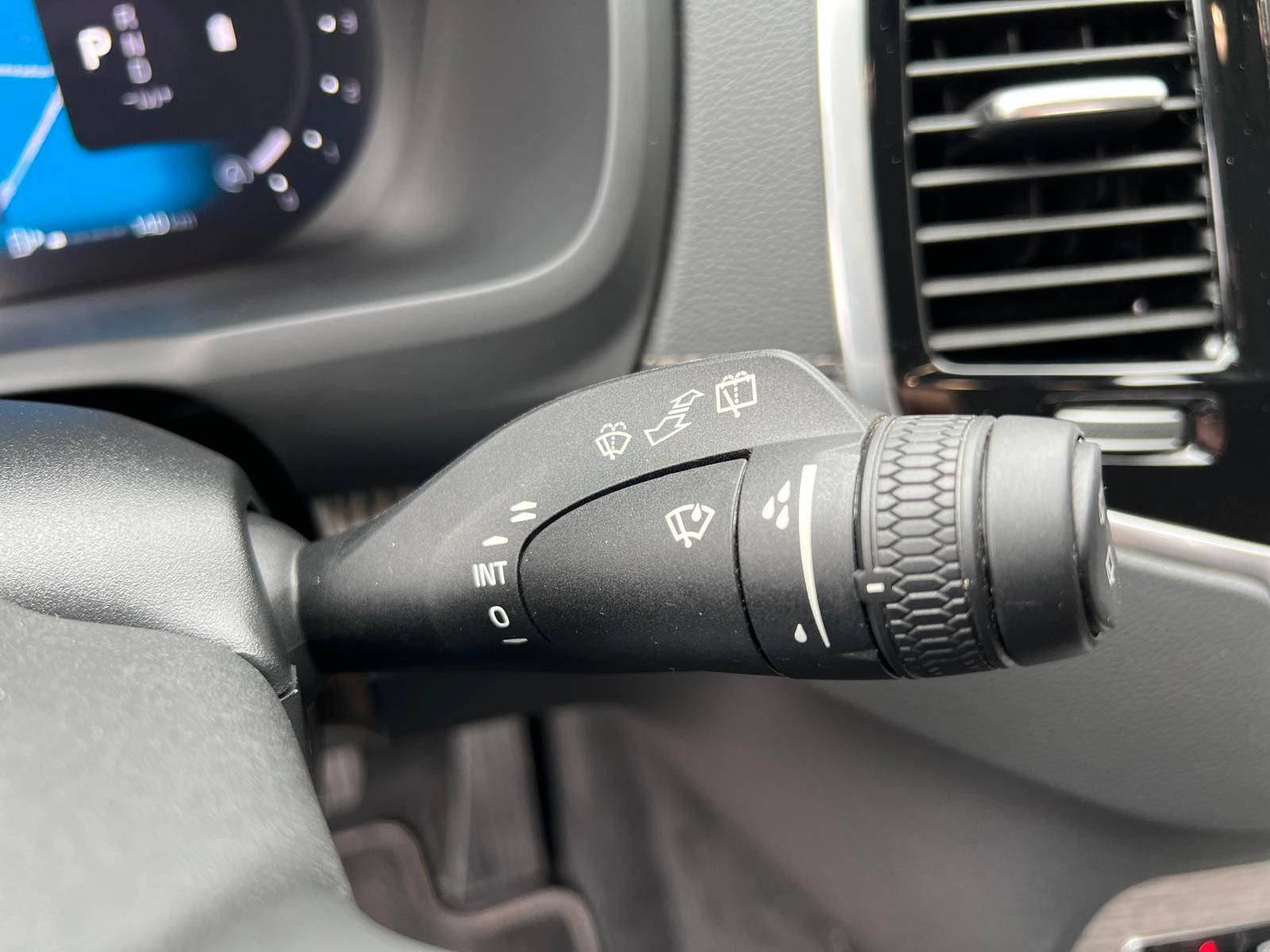 Fahrzeugabbildung Volvo XC90 B5D AWD Plus Bright*LED*STHZ*360*AHK*ALARM