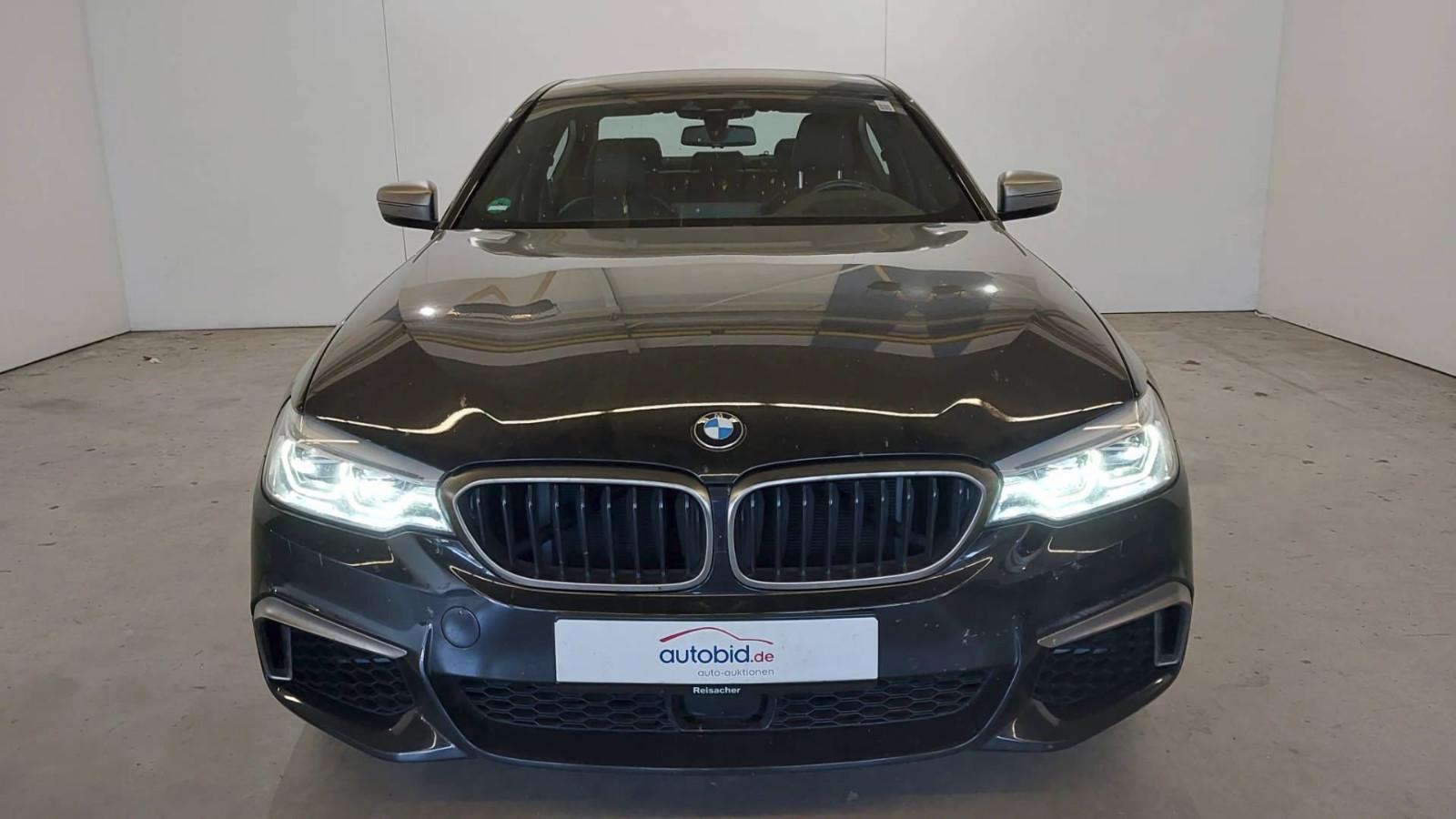 BMW M550