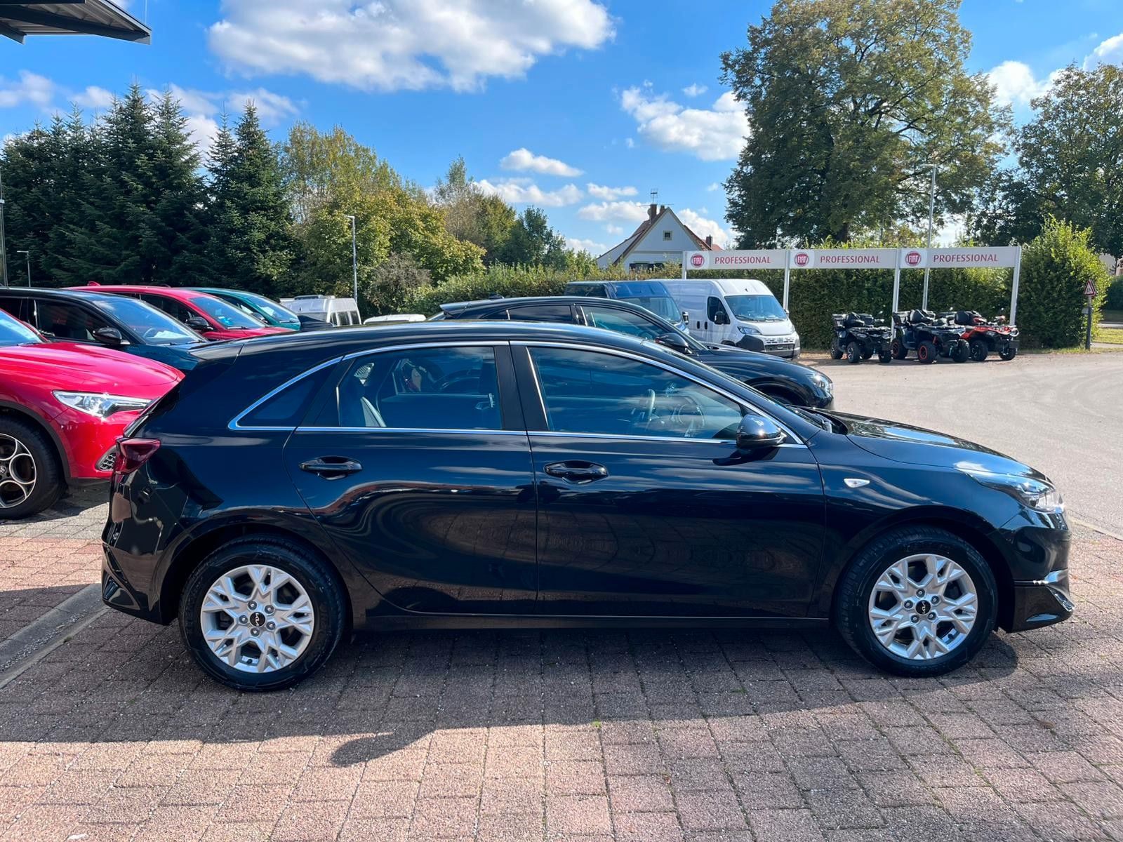 Fahrzeugabbildung Kia CEED_5 1.5T DCT7 JBL ADAS BENZIN