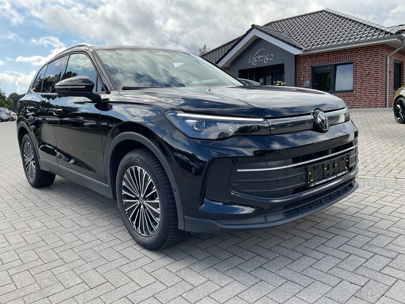 Fahrzeugabbildung Volkswagen Tiguan 2.0 TDI DSG ENERGY,AHK,Navi,IQLight,