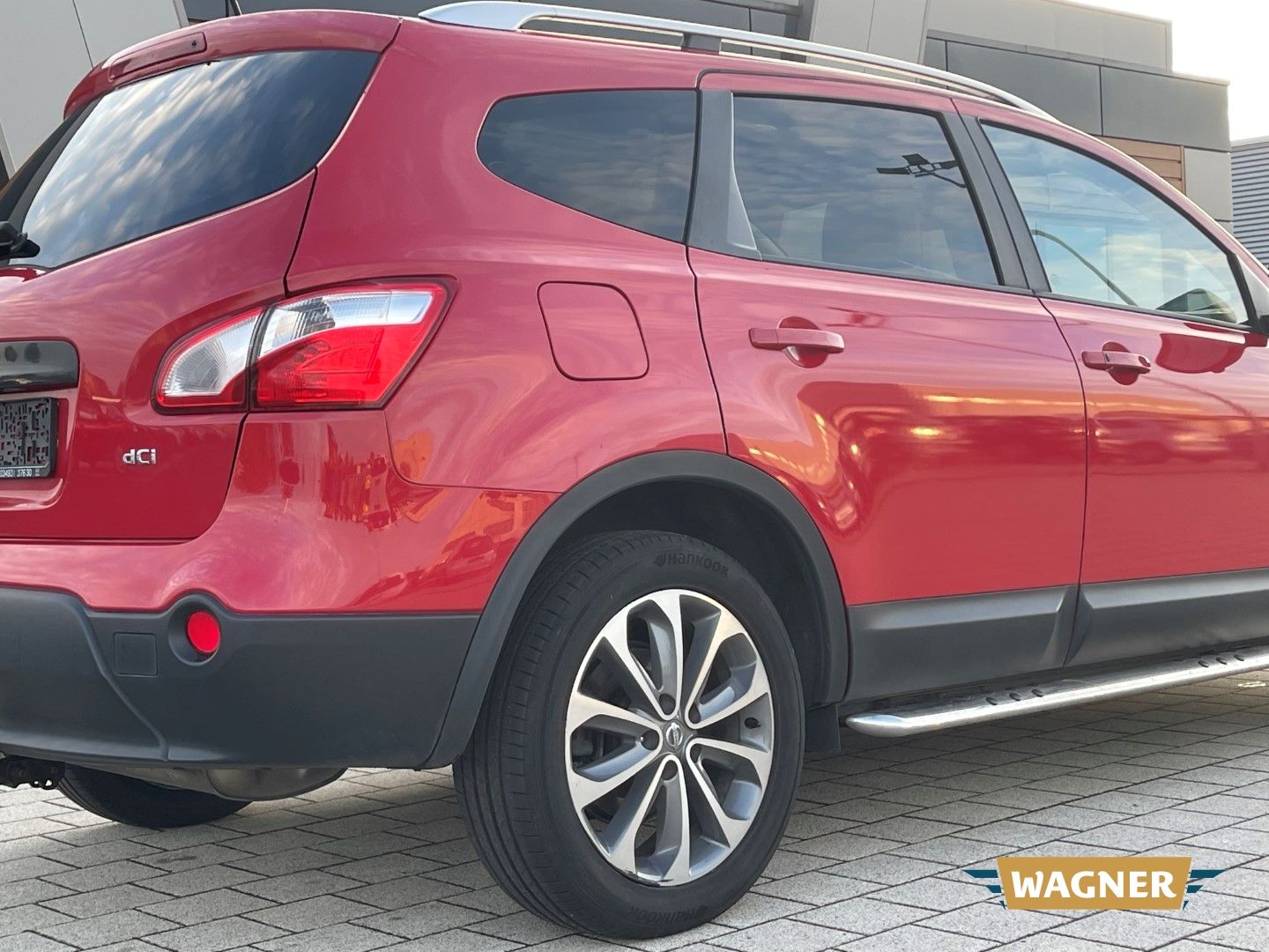 Fahrzeugabbildung Nissan Qashqai+2 Tekna 4X4 Automatik Klimaautomatik 7-S