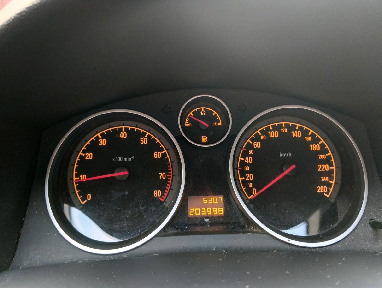 Opel Astra 2009 — photo 8