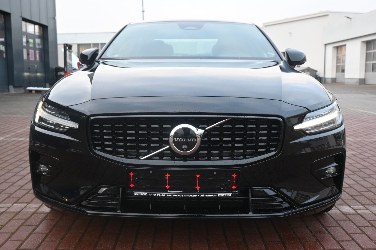 Fahrzeugabbildung Volvo S60 B4 B DSG Plus Dark*STHZG*360°*PANO*ACC*AHK