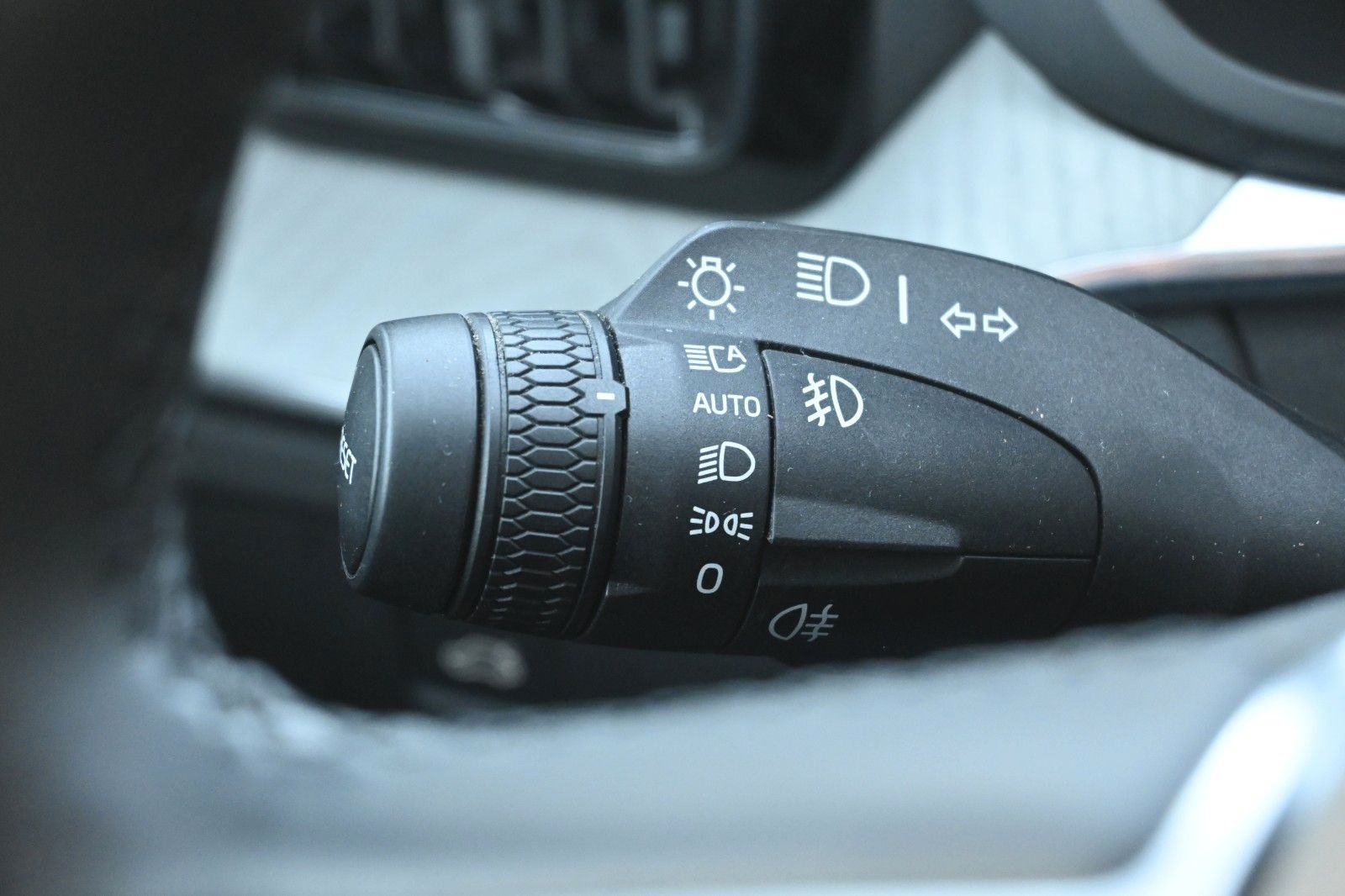Fahrzeugabbildung Volvo XC60 B5 AWD Ultra Dark*LED*PANO*H&K*LUFT*360*HUD