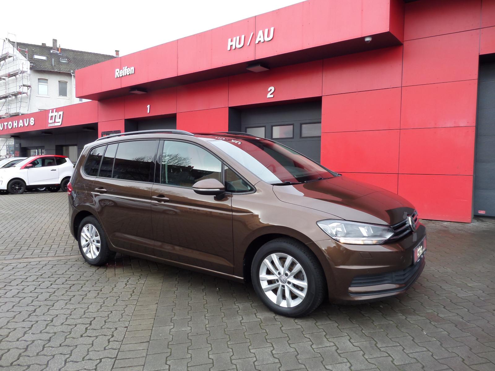 Volkswagen Touran 1.4 TSI Com. AUT.-NAVI-7 SITZER-PANORAMA