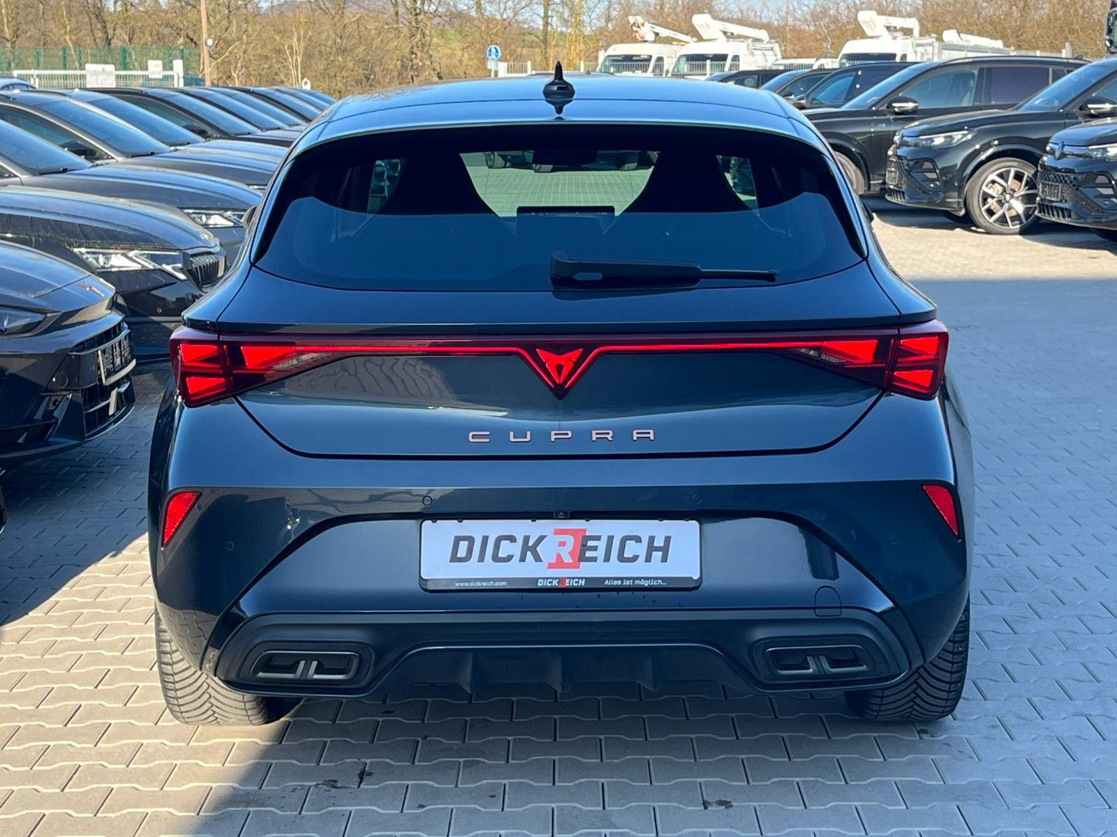 Fahrzeugabbildung CUPRA Leon 2.0 TDI MATRIX*Dinamica*Sennheiser*Int.DRIV