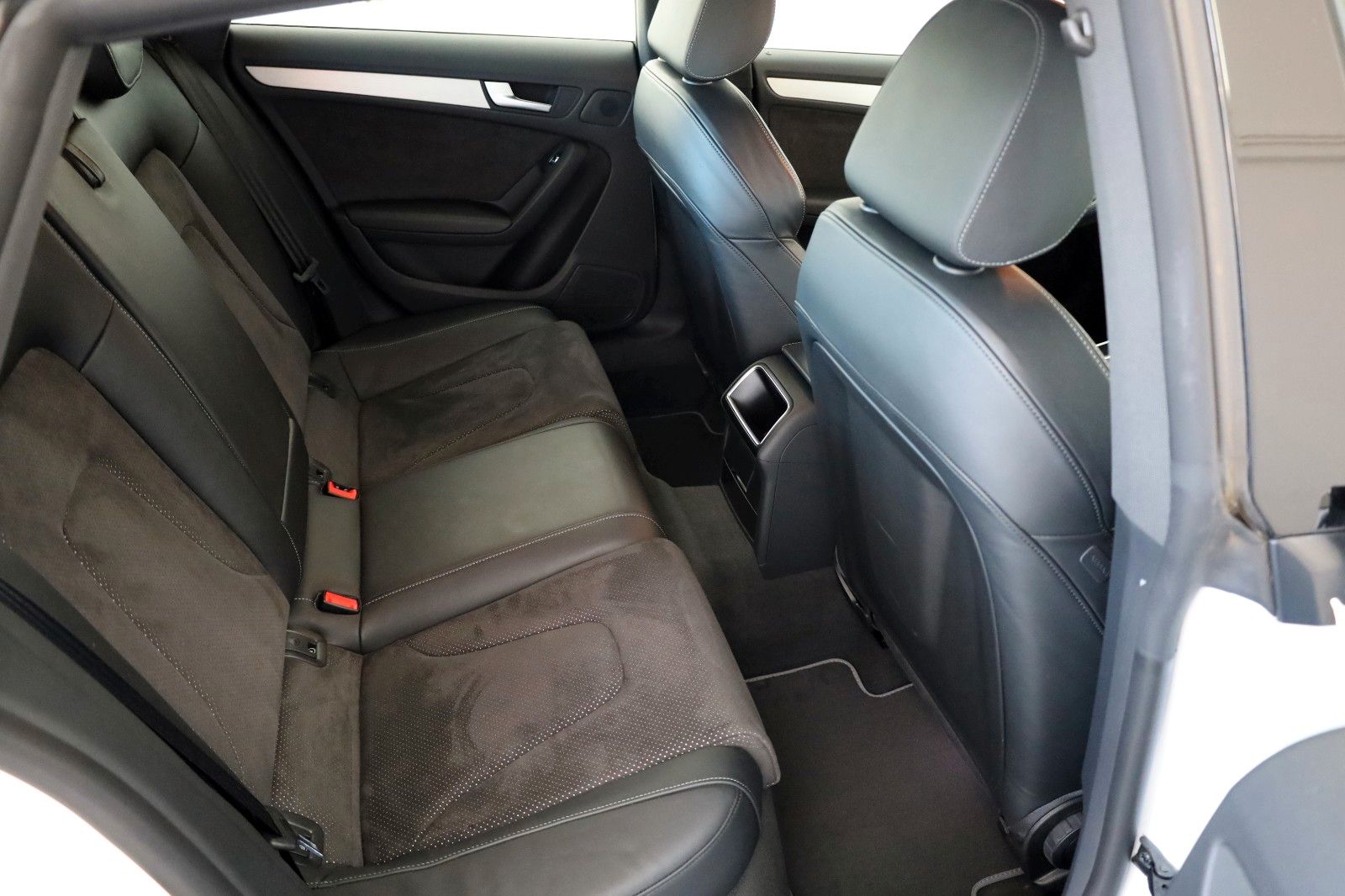 Fahrzeugabbildung Audi A5 SB 2.0 TDI quattro S Line T.Leder,Navi,Xenon