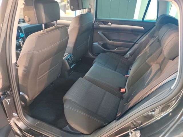 Passat Variant GTE *ACC*Navi*Ergo*AHK*Kamera*18"