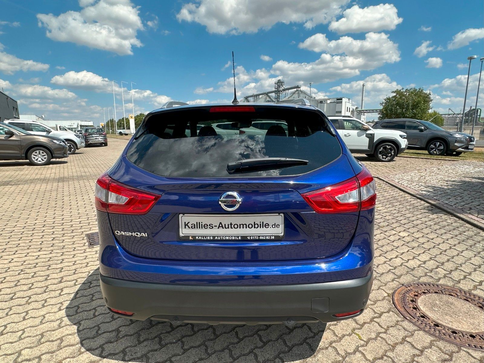 Fahrzeugabbildung Nissan Qashqai Tekna Panoramadach AHK