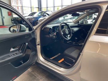 Mercedes-Benz A 200 A -Klasse *NAVI*PDC*SPURASSIST*TEMPOMAT*