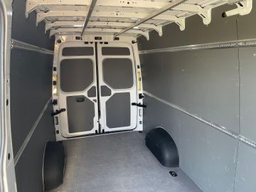 Volkswagen Crafter - 11