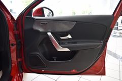 MERCEDES-BENZ A 180 d~Automatik~Navi Pro~LED~SHZ~Service neu