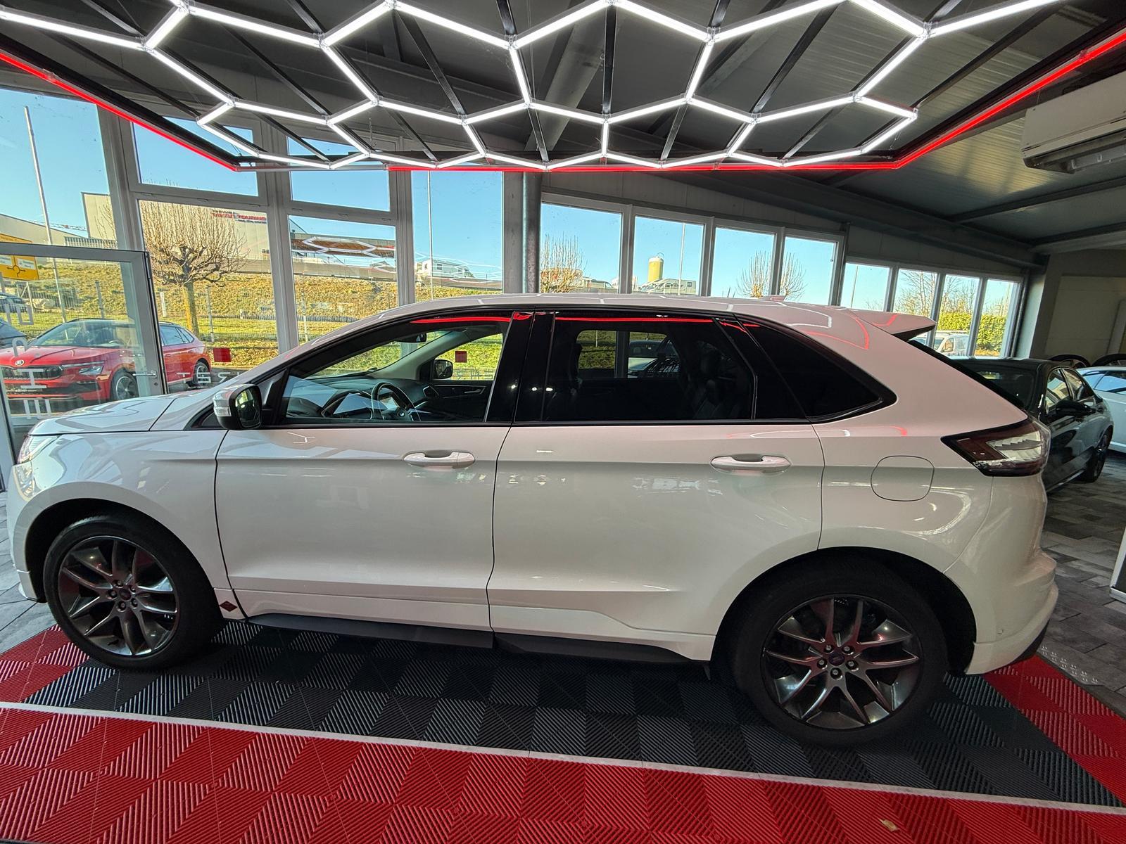 Ford Edge 2.0 T, 4x4, Pano, Automatik, AHK abnehmb.