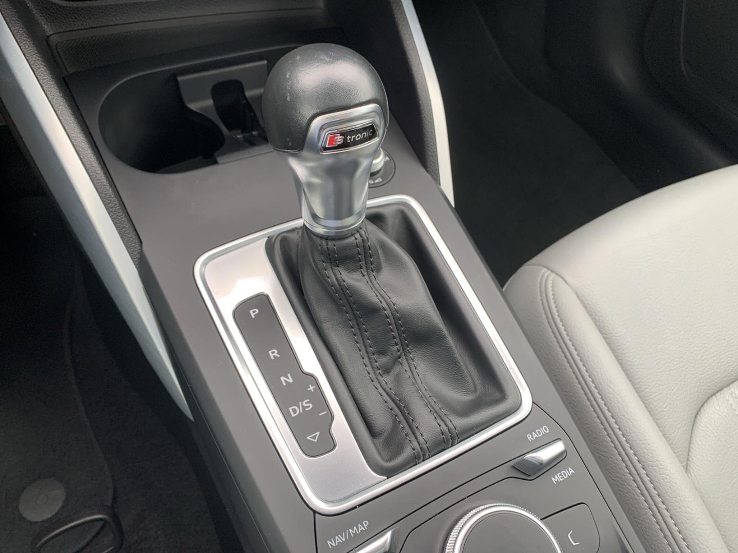 Audi Q2 quattro sport El. Panodach Navi Leder Digital