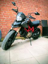 Ducati Hypermotard 1100S - DUCATI HYPERMOTARD 1100 S