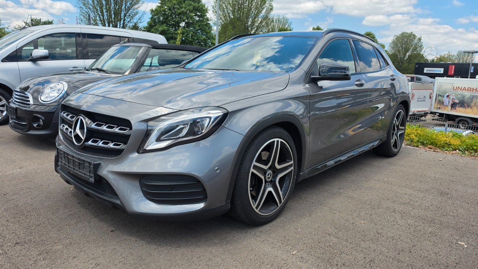 MERCEDES-BENZ GLA 220 4Matic AMG*Pano*