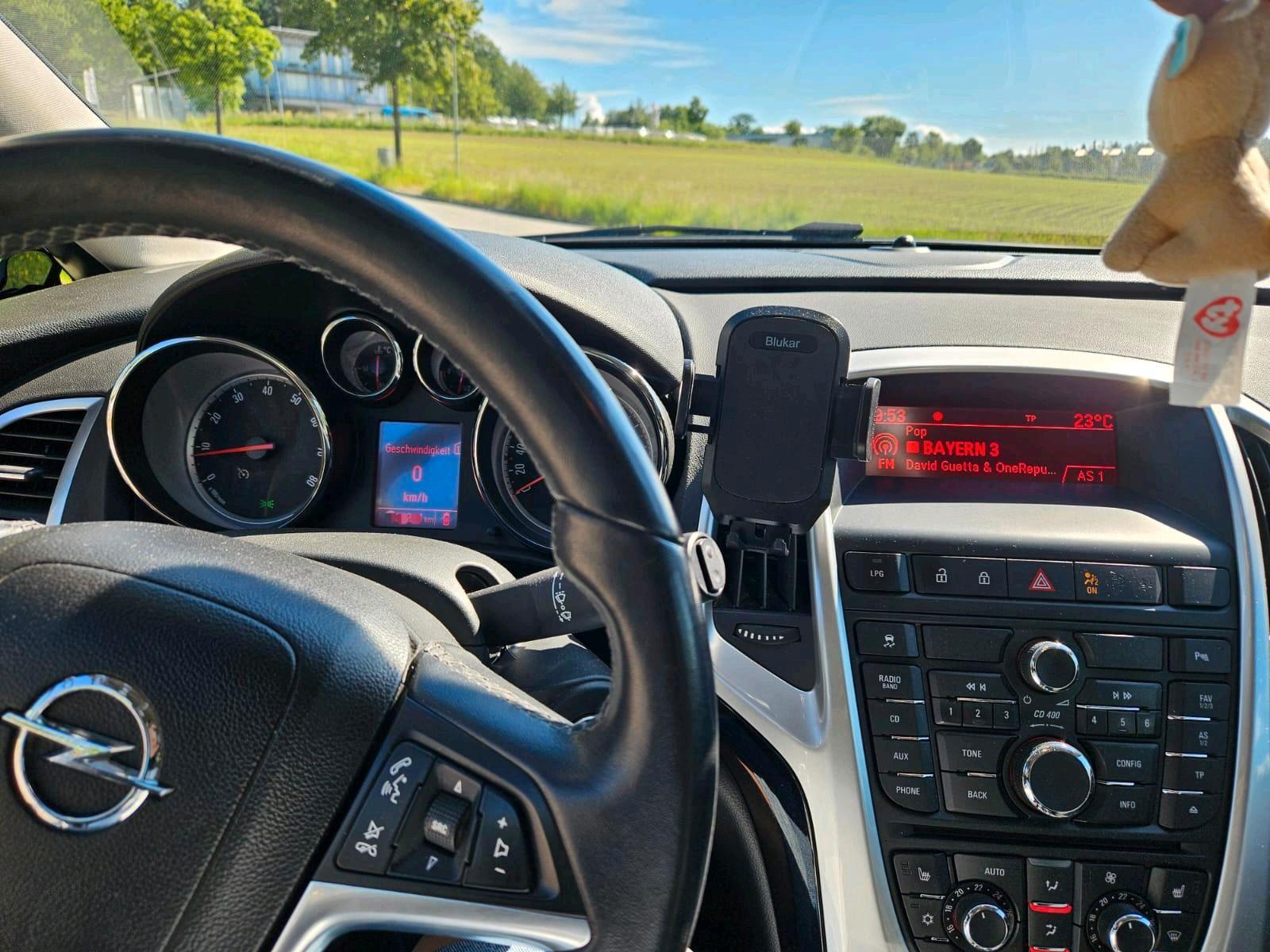 Opel Astra 2012 — photo 8