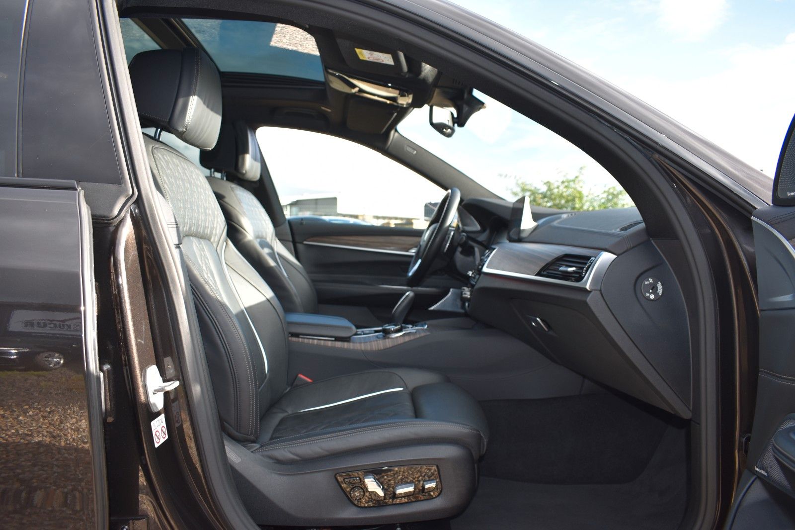 Fahrzeugabbildung BMW 630d GT xDrive Luxury Inegral Massage B&W Pan TV