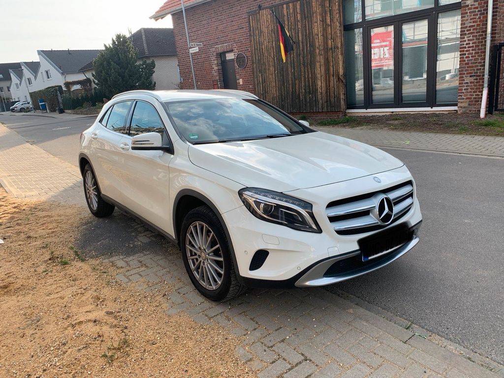 Image of Mercedes-Benz GLA 200