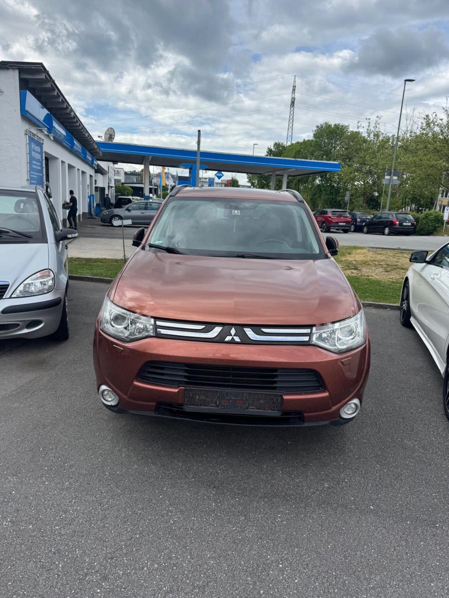 Mitsubishi Outlander4WD 7 SITZE TÜV 03/27