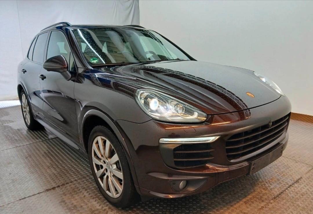 Porsche Cayenne Diesel / 1.HAND/ PANORAMA/EURO6/FACELIFT