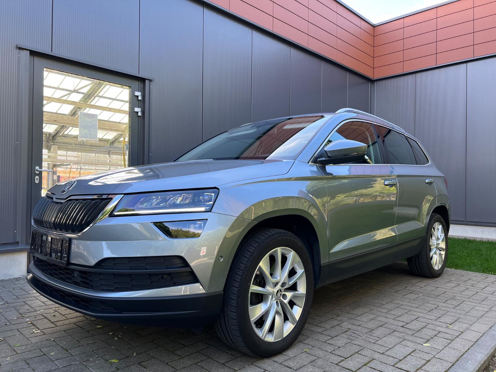 Skoda Karoq Style 4x4 LED LEDER VIRTUELL COCKPIT
