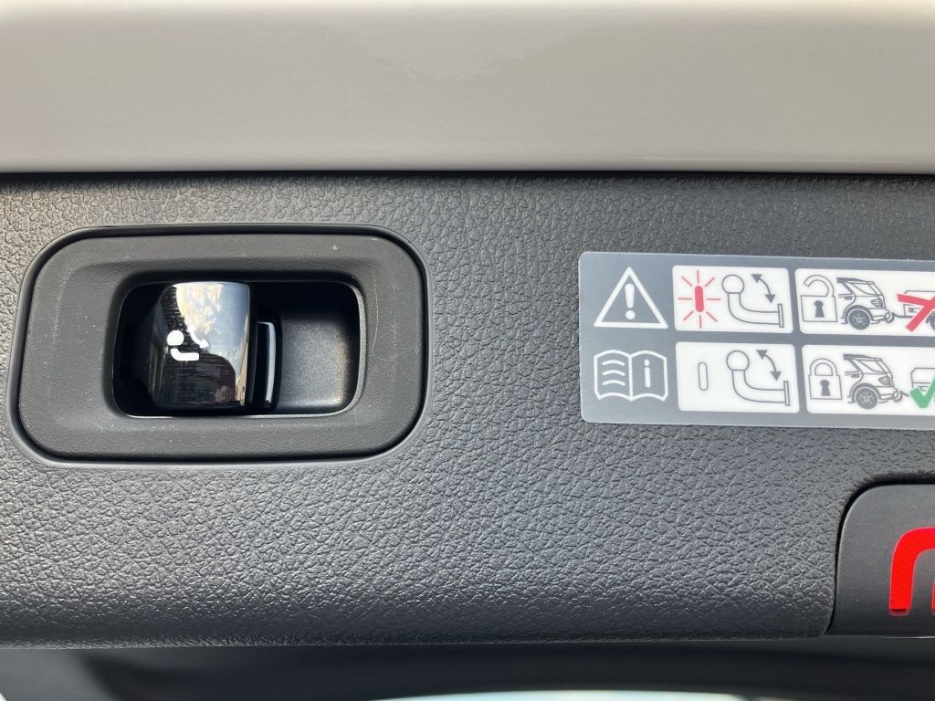 Fahrzeugabbildung Mercedes-Benz C 200 T AMG*NIGHT*AHK*DISTR*MEMO*360°KAM*D-LIGHT