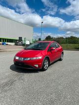 Honda Civic 1.4 wenig Km / Tüv neu - Honda Civic aus 2007 mit Benzin-Antrieb