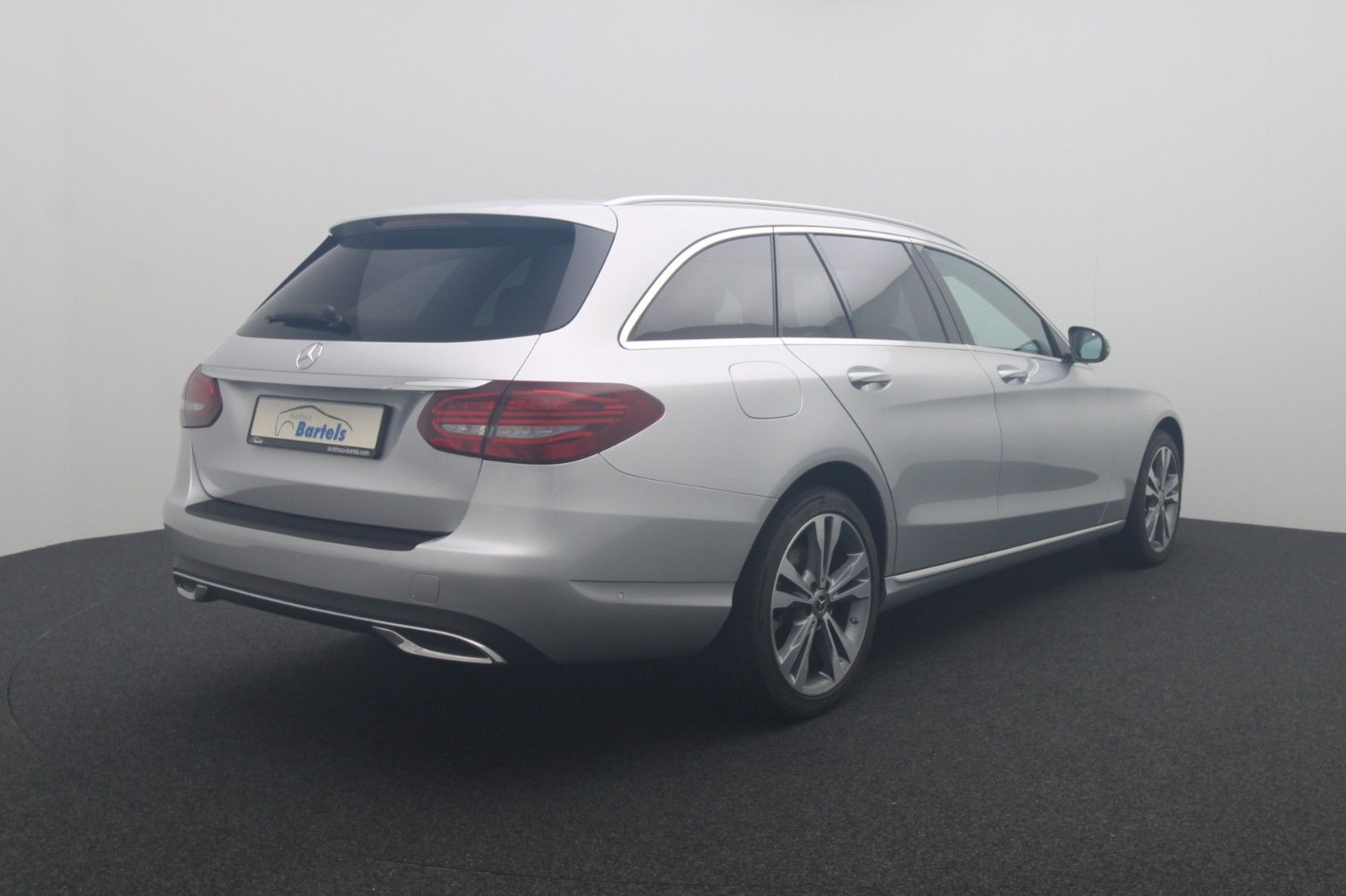 Fahrzeugabbildung Mercedes-Benz C 300 T-Modell 4Matic ACC AHK LED